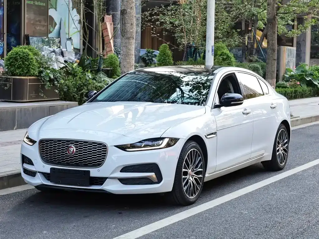 Jaguar XEL — фото 1