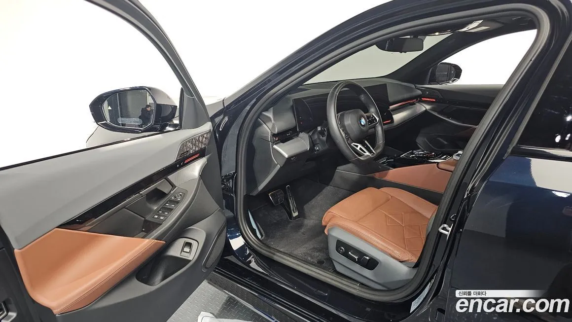 BMW 5-Series 2024 из KR, фото 8