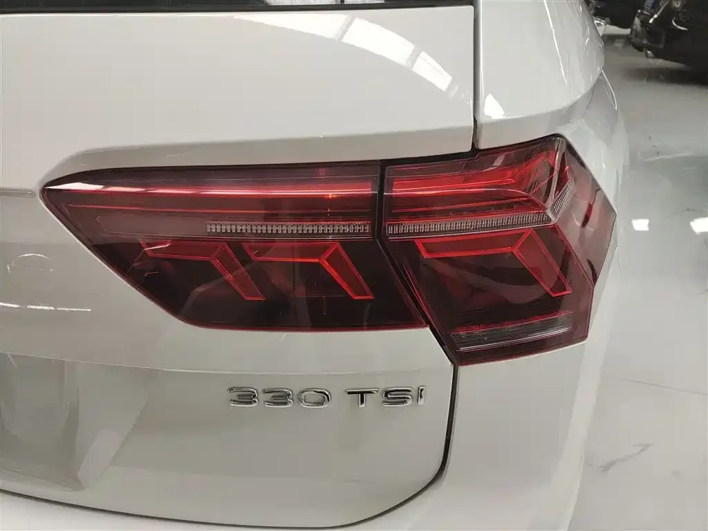 Volkswagen Tiguan L 2022 из CN, фото 3