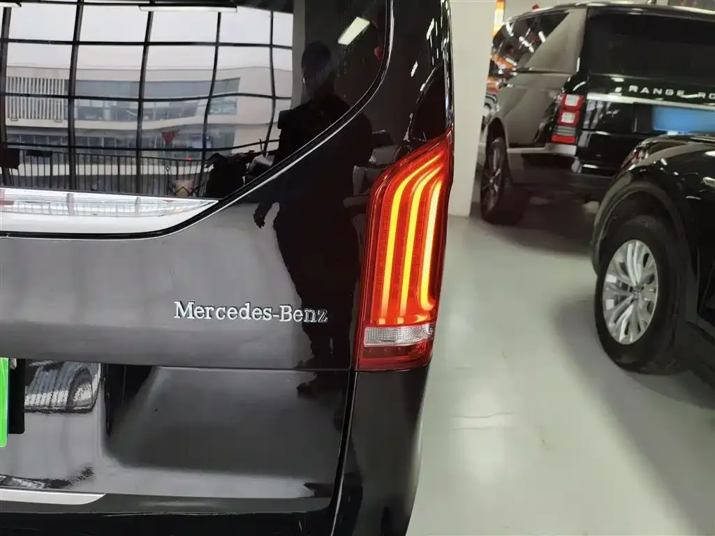 Mercedes-Benz V-Class 2023 из CN, фото 4
