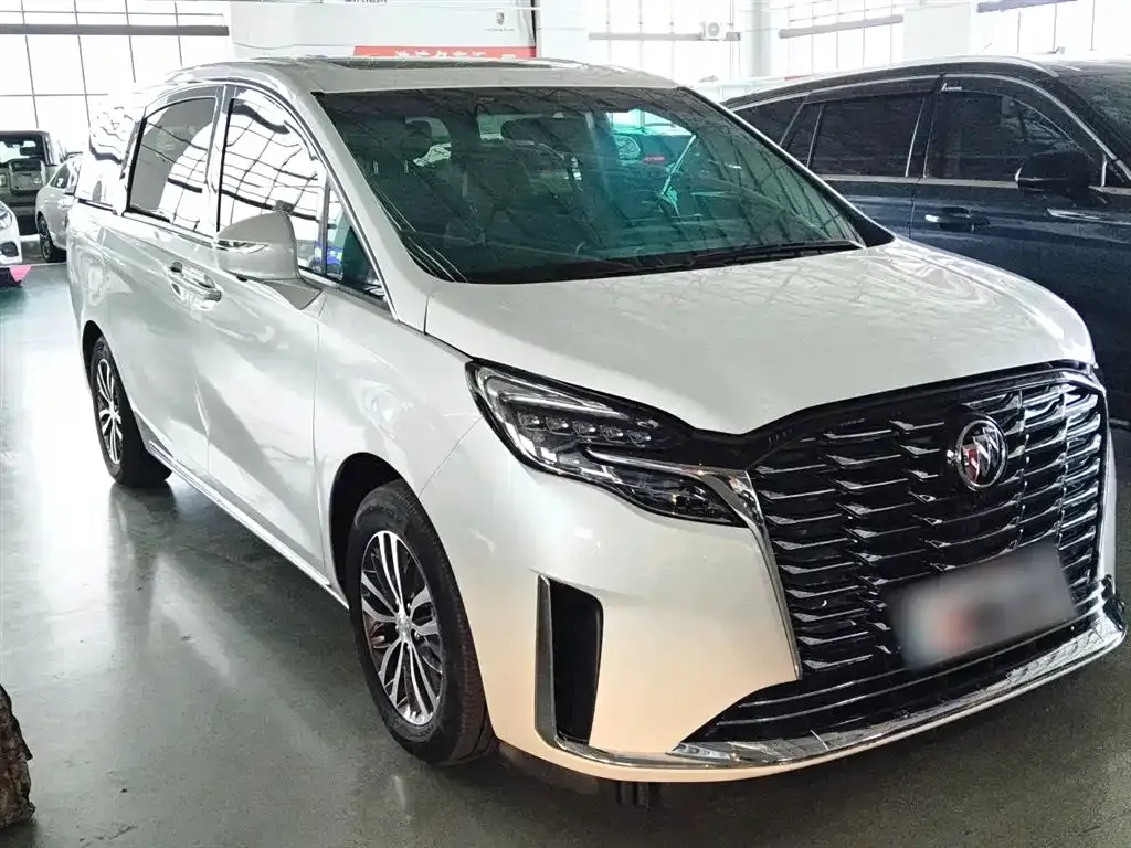Buick GL8 2023 из CN, фото 2