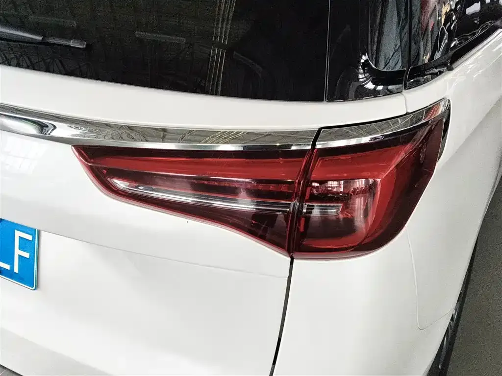 Buick GL8 2023 из CN, фото 7