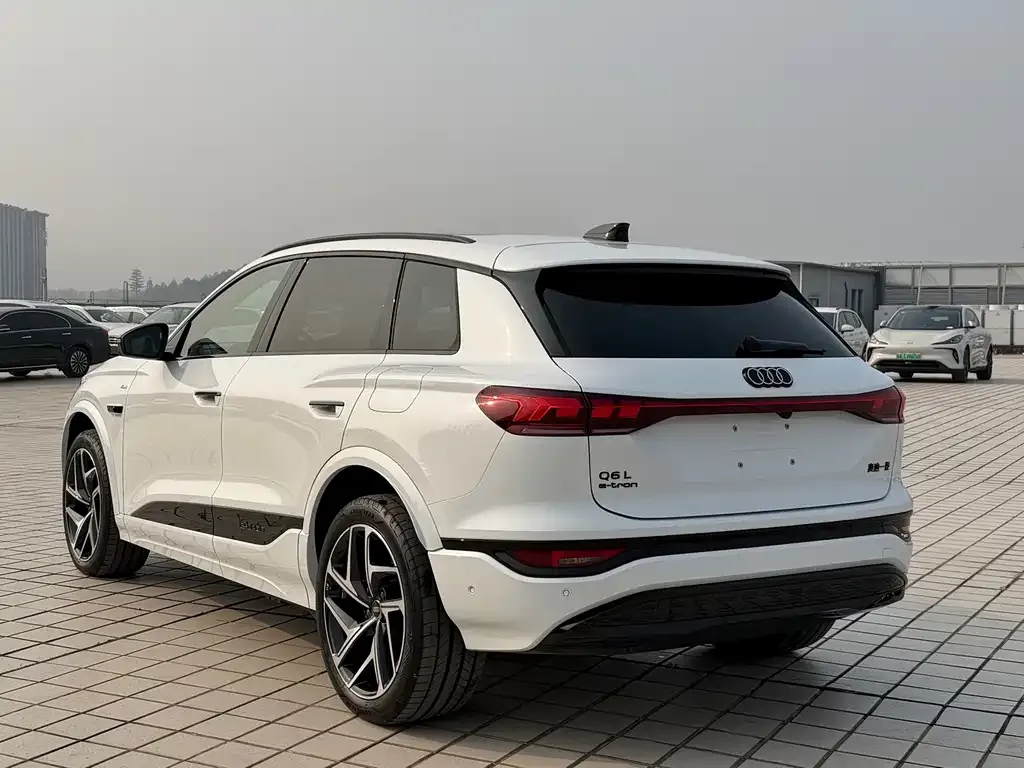 Audi Q6L e-tron — фото 5