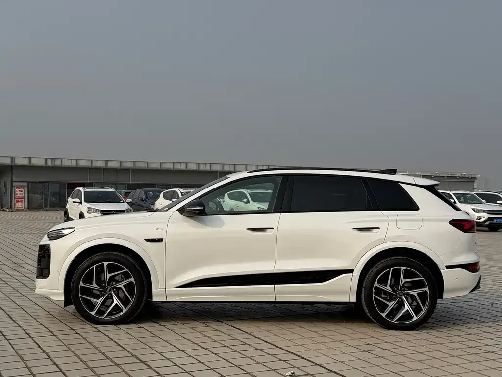 Audi Q6L e-tron — фото 6