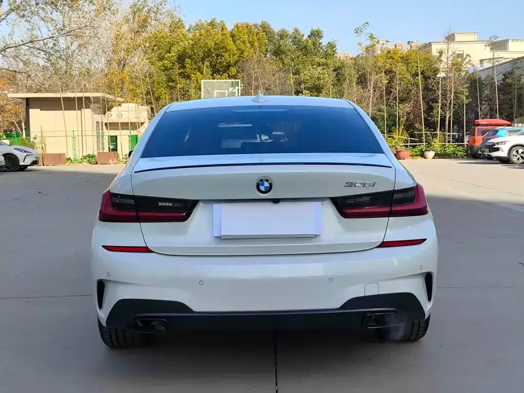 BMW 3 Series 2022 из CN, фото 2