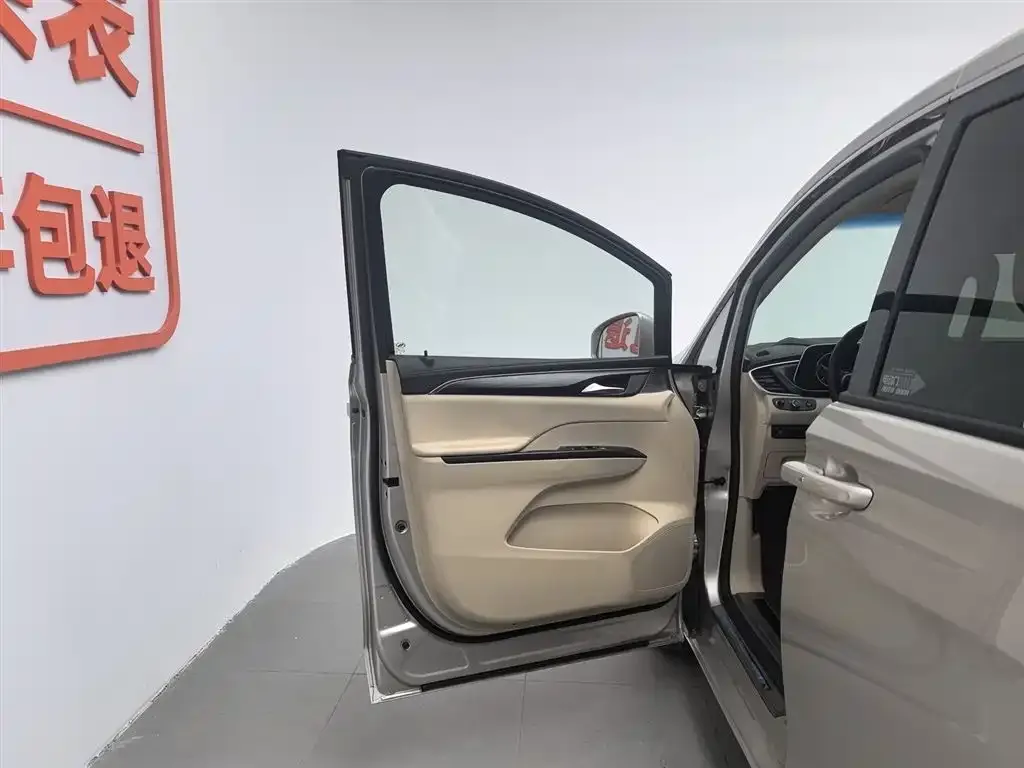 Buick GL8 2022 из CN, фото 5