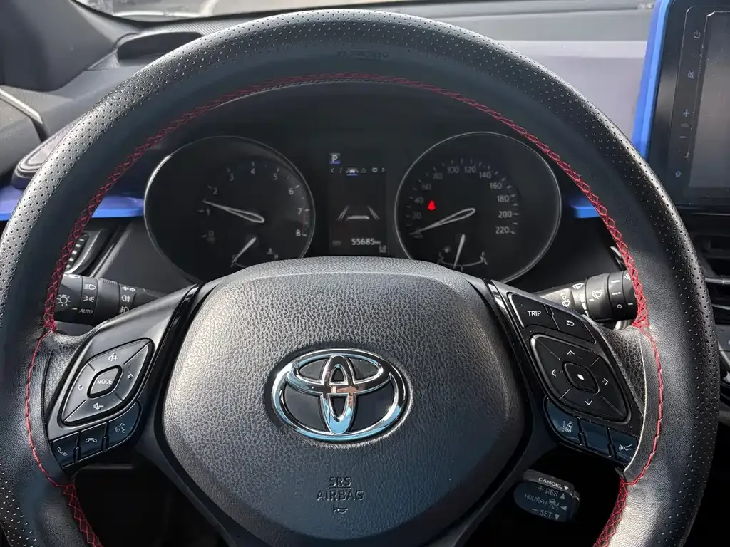 Toyota C-HR — фото 10
