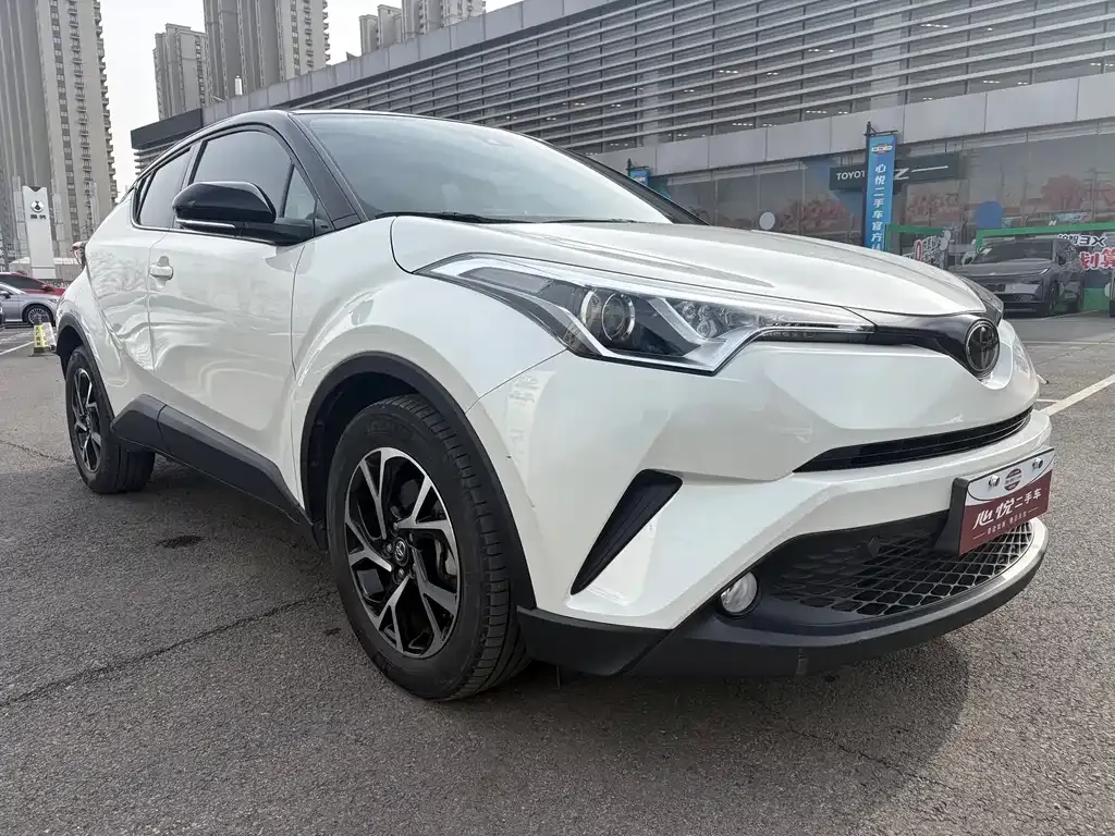 Toyota C-HR — фото 7