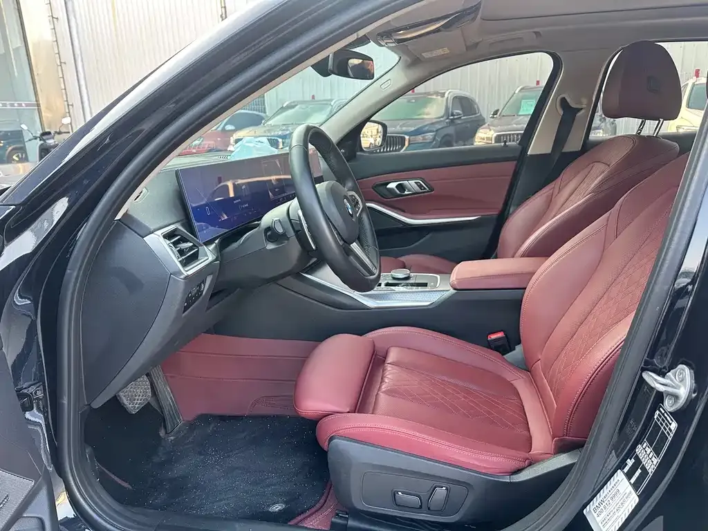 BMW 3 Series 2024 из CN, фото 10