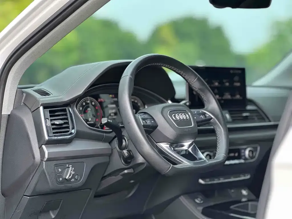 Audi Q5L 2023 из CN, фото 2