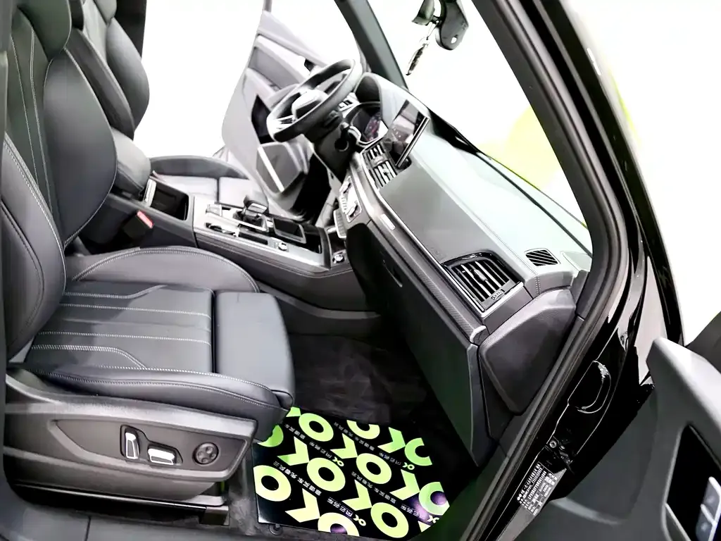 Audi Q5L 2024 из CN, фото 2