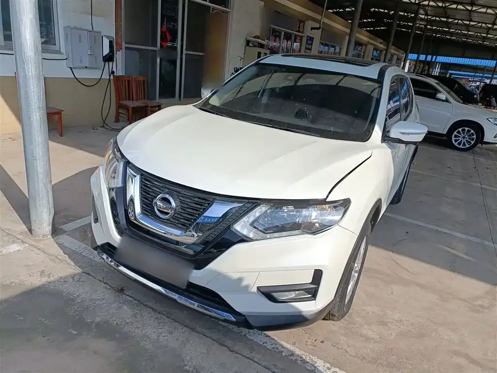 Nissan X-Trail — фото 1