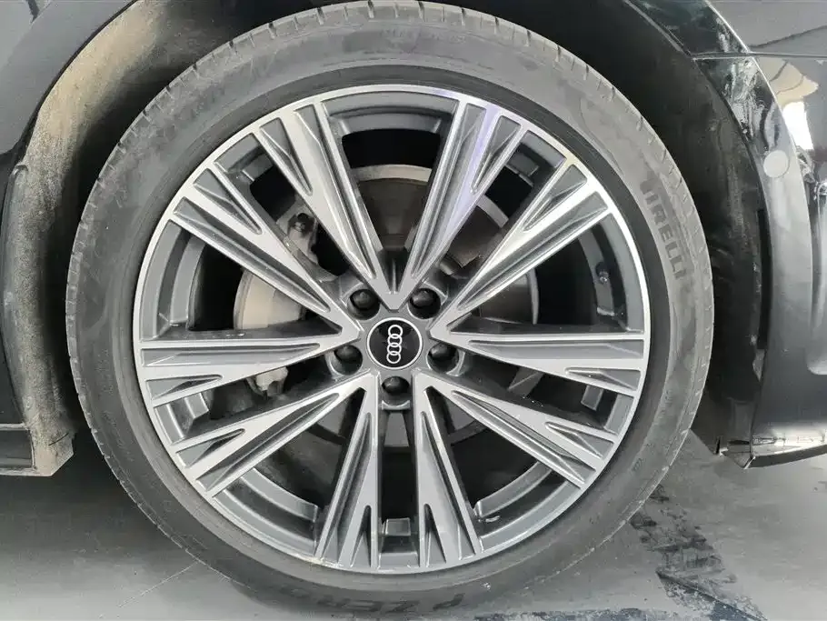 Audi A6L 2022 из CN, фото 6