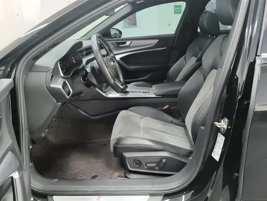 Audi A6L 2022 из CN, фото 10