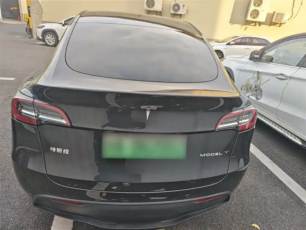 Tesla Model Y 2024 из CN, фото 2