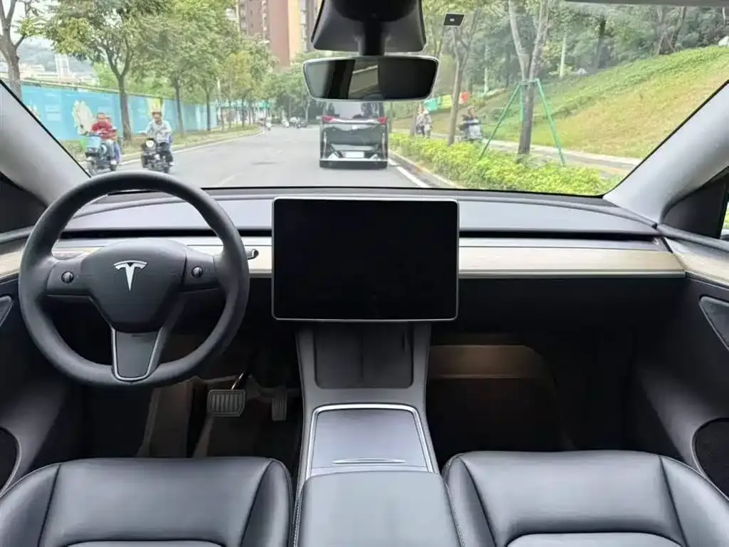 Tesla Model Y 2023 из CN, фото 2