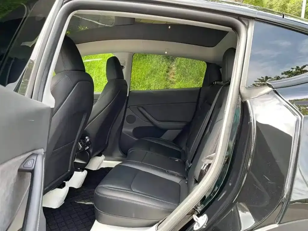Tesla Model Y 2023 из CN, фото 9
