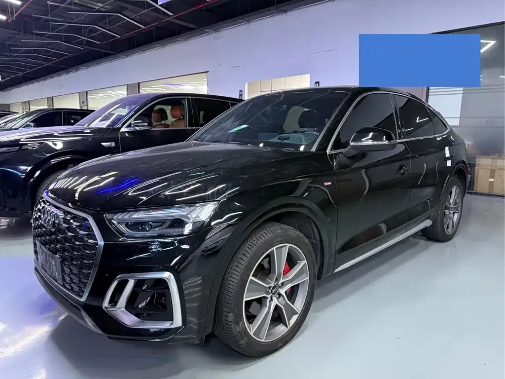 Audi Q5L Sportback 2022 из CN, фото 1
