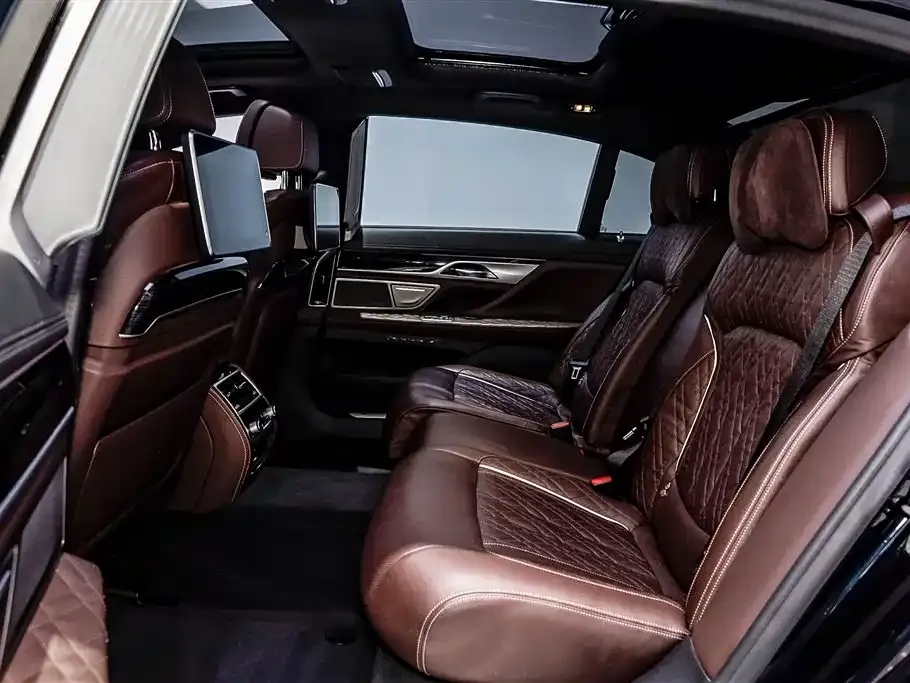 BMW 7 Series 2021 из CN, фото 3