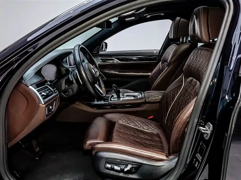 BMW 7 Series 2021 из CN, фото 4