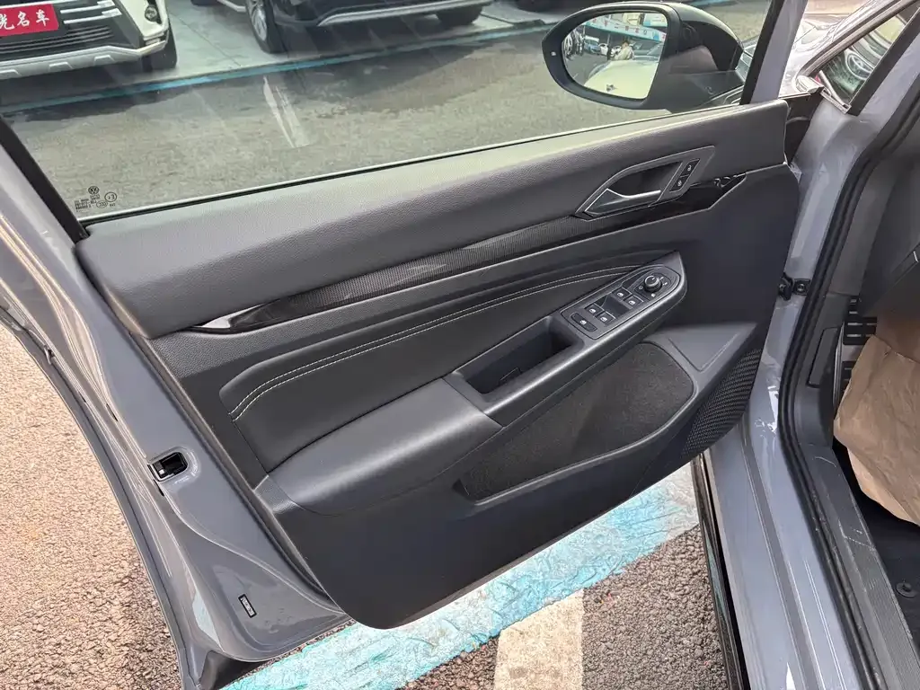 Volkswagen Golf 2021 из CN, фото 7