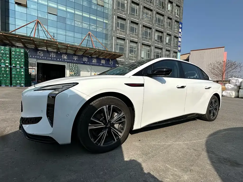 Hongqi EH7 2024 из CN, фото 7