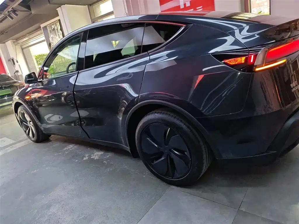 Tesla Model Y 2025 из CN, фото 8