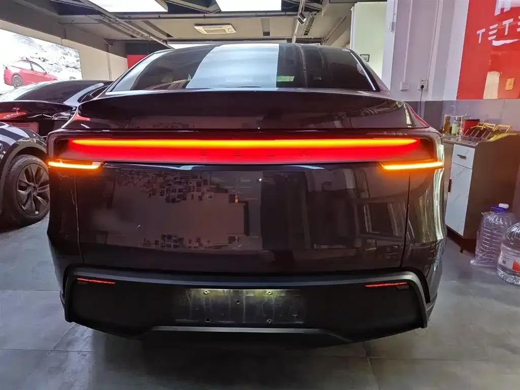 Tesla Model Y 2025 из CN, фото 9