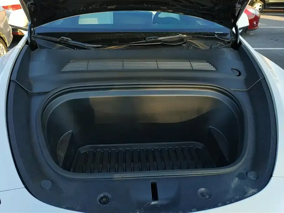 Tesla Model Y 2024 из CN, фото 3