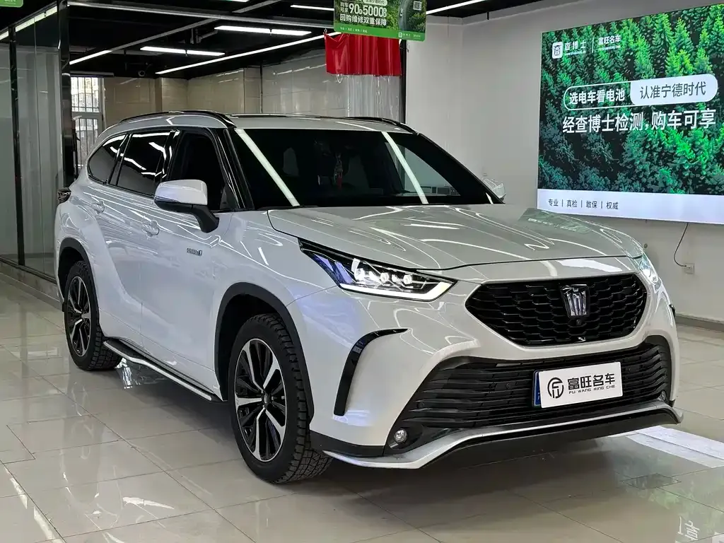 Toyota Crown Kluger 2024 из CN, фото 7