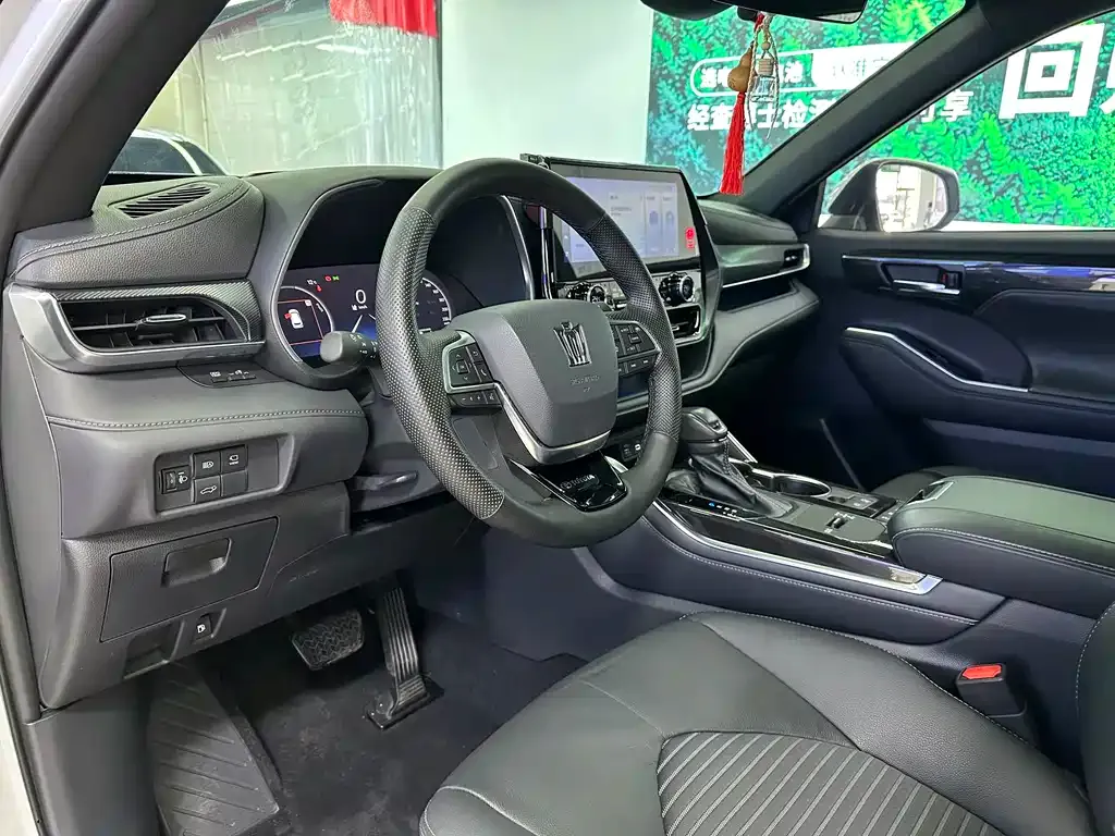 Toyota Crown Kluger 2024 из CN, фото 5