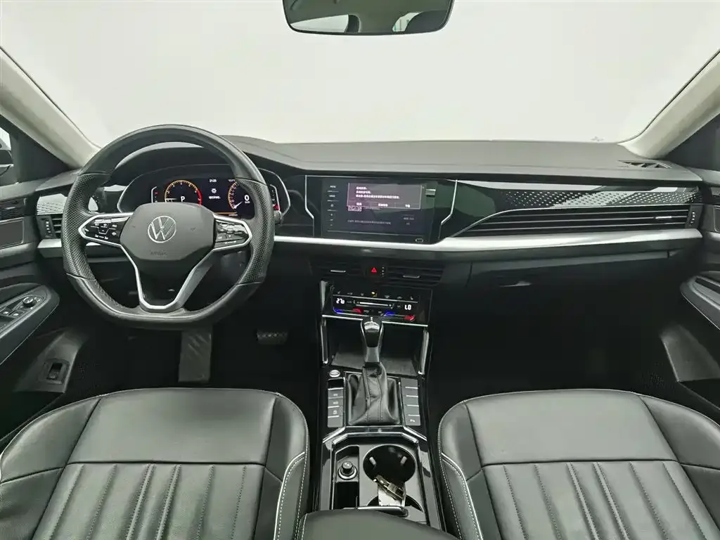 Volkswagen Passat 2023 из CN, фото 5