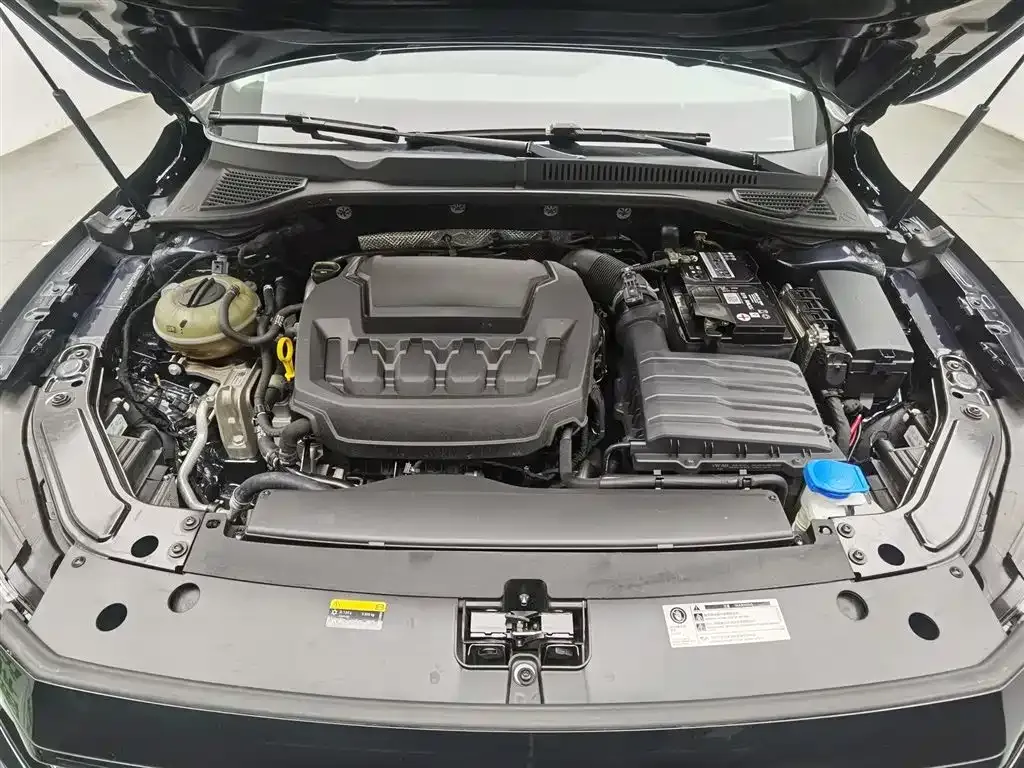 Volkswagen Passat 2023 из CN, фото 6