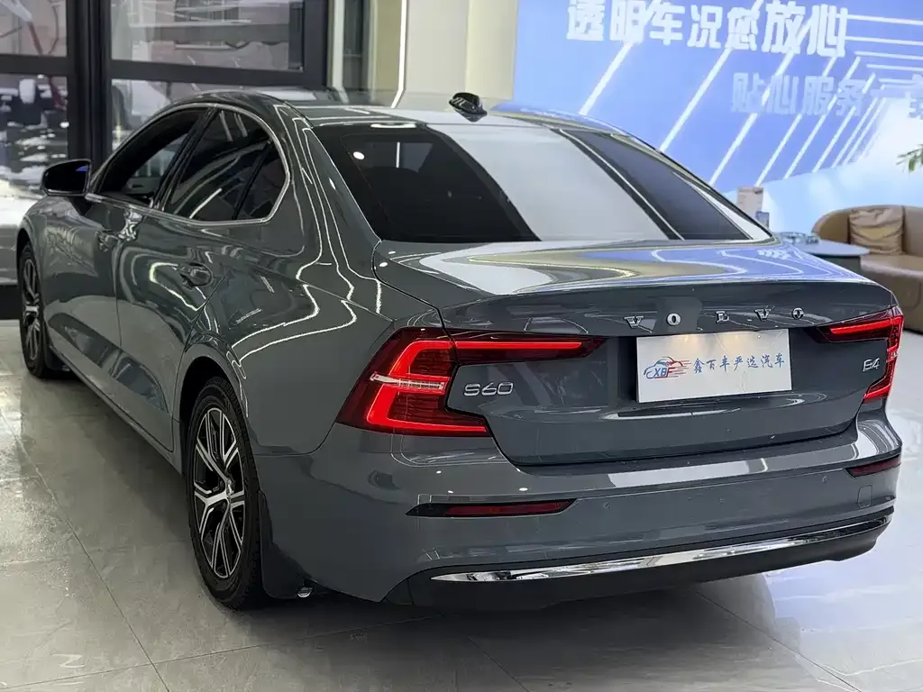 Volvo S60 2023 из CN, фото 9