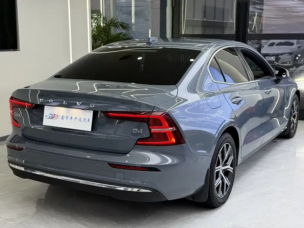 Volvo S60 2023 из CN, фото 10