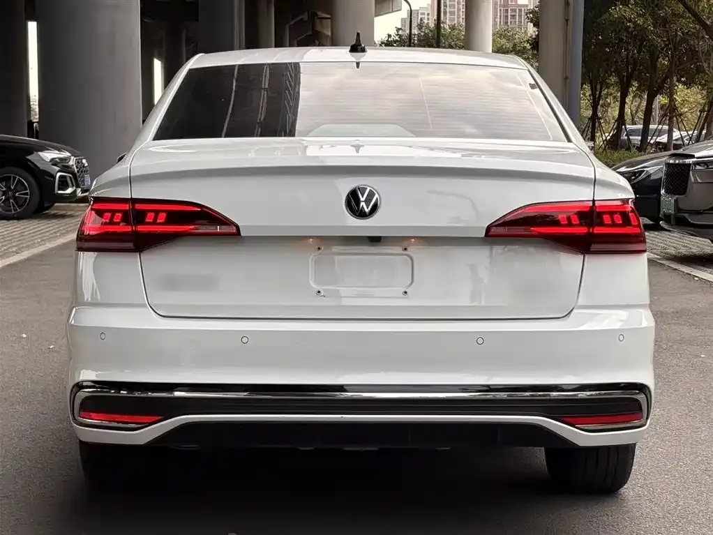 Volkswagen Bora 2024 из CN, фото 10