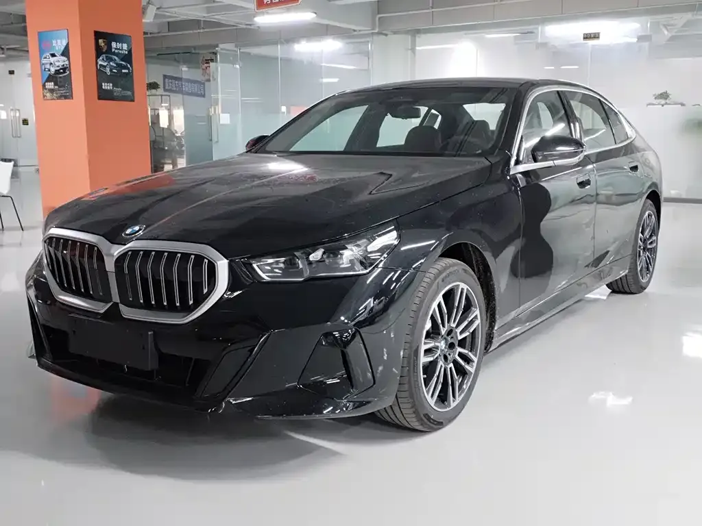 BMW 5 Series 2025 из CN, фото 1