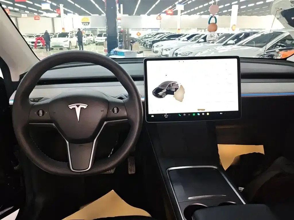 Tesla Model Y — фото 3
