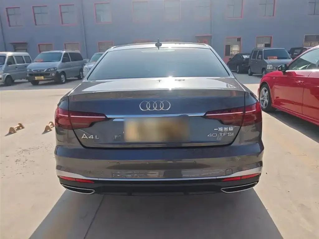 Audi A4L 2022 из CN, фото 6