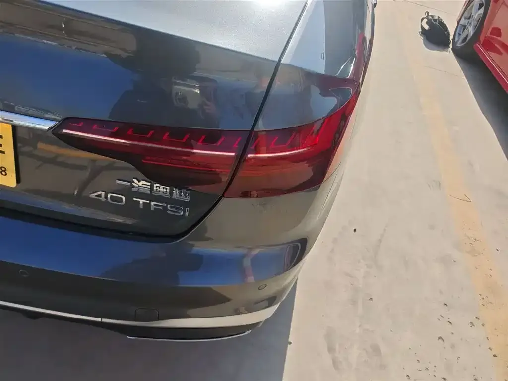 Audi A4L 2022 из CN, фото 8