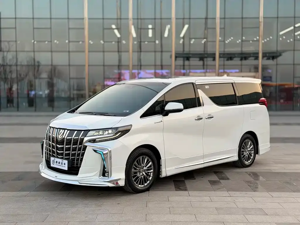 Toyota Alphard 2023 из CN, фото 1