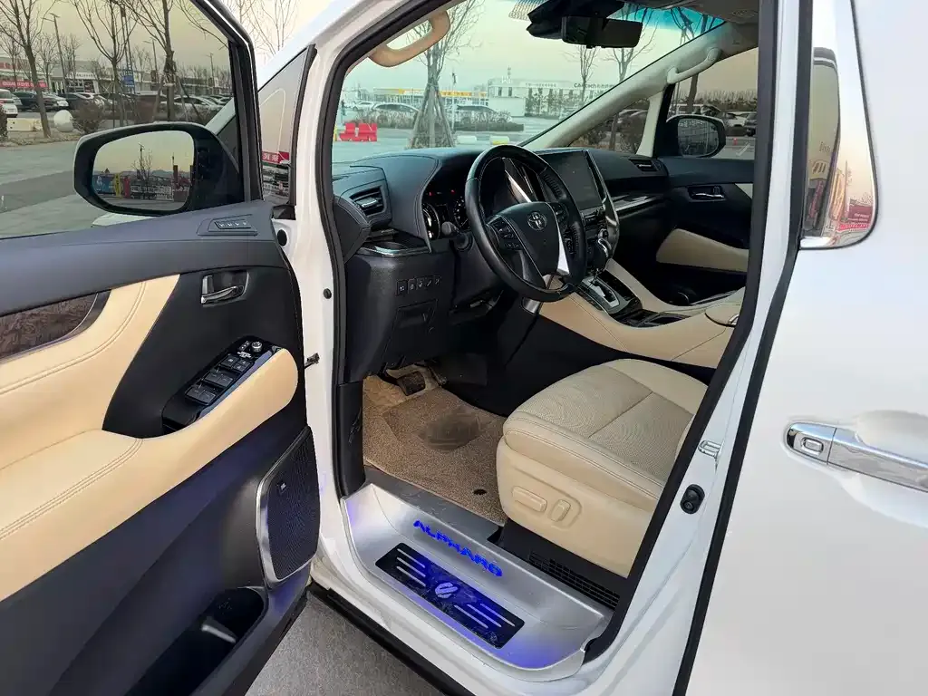 Toyota Alphard 2023 из CN, фото 5