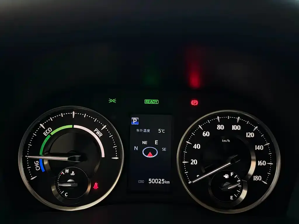 Toyota Alphard 2023 из CN, фото 2