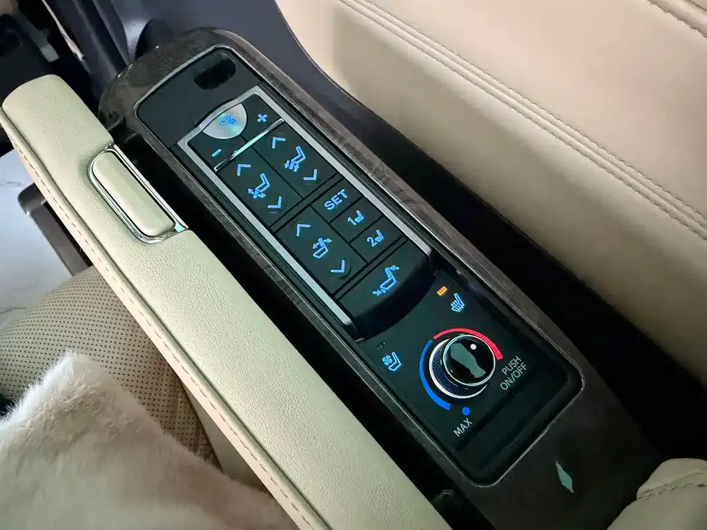 Toyota Alphard 2023 из CN, фото 3