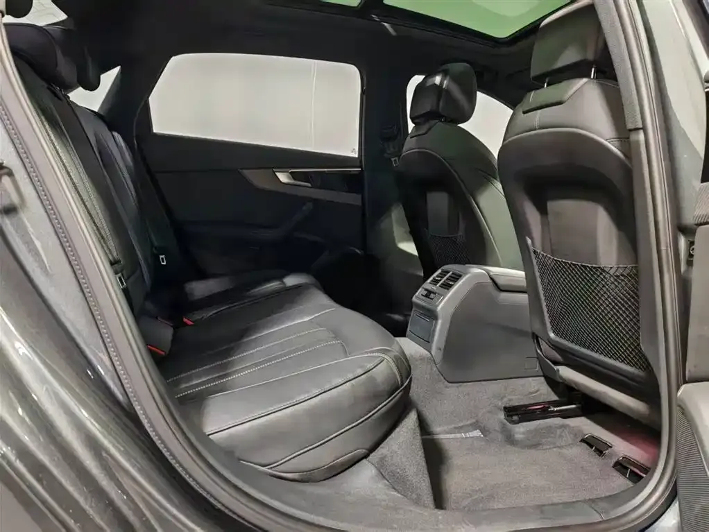 Audi A4L 2024 из CN, фото 10