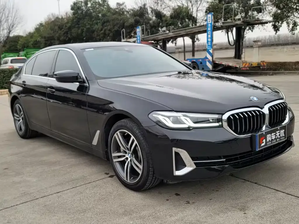 BMW 5 Series — фото 4