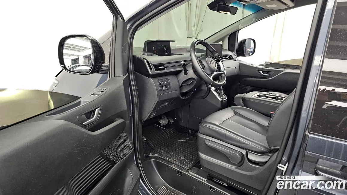 Hyundai Staria 2023 из KR, фото 2