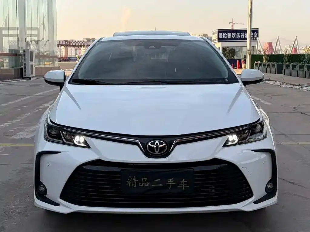 Toyota Corolla — фото 2