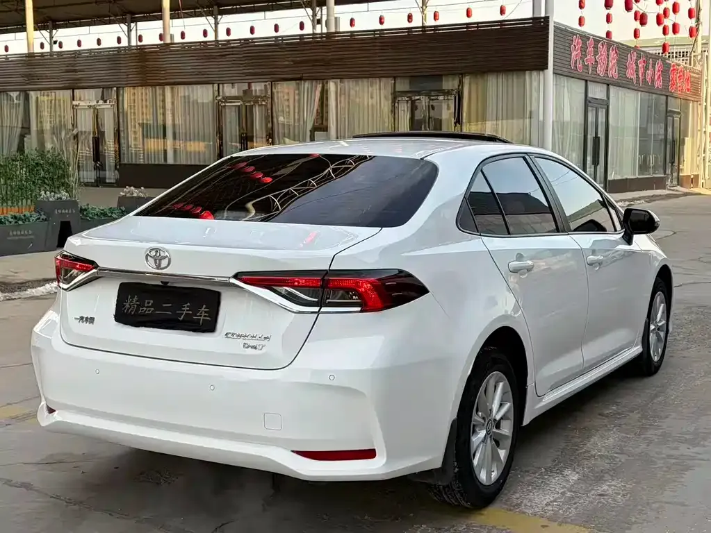 Toyota Corolla — фото 6