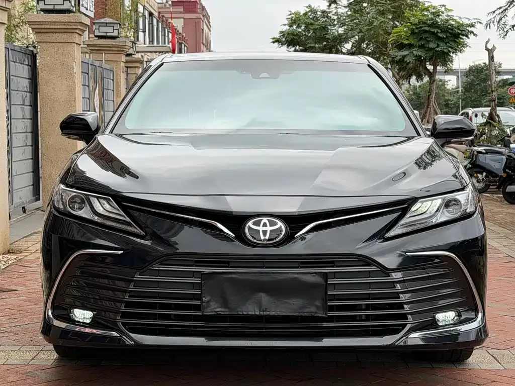 Toyota Camry — фото 4